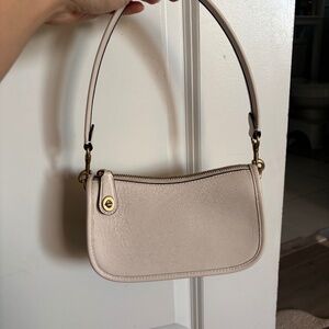 Coach Swinger 20 - White